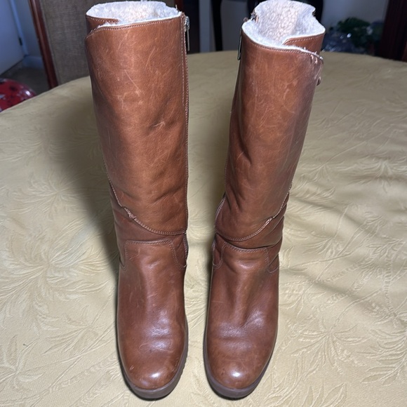 UGG Shoes - UGG Wedge Boot 
Size 6